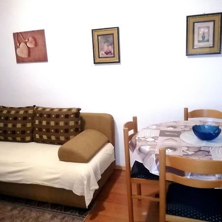 Apartmani Zmiric Primošten المظهر الخارجي الصورة