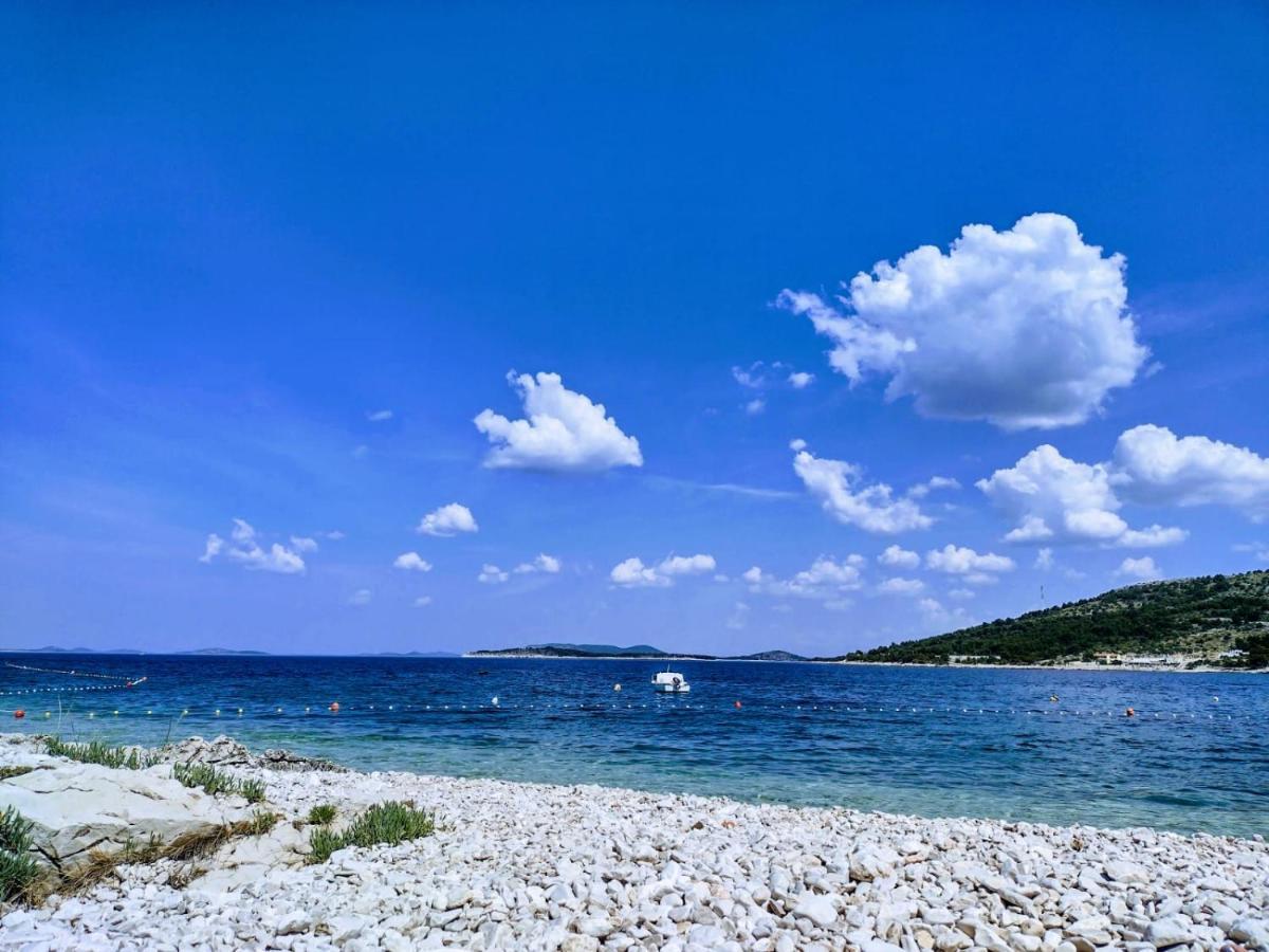 Apartmani Zmiric Primošten المظهر الخارجي الصورة