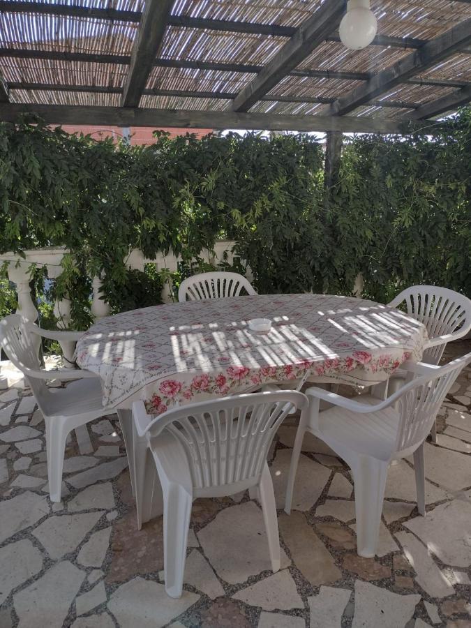 Apartmani Zmiric Primošten المظهر الخارجي الصورة
