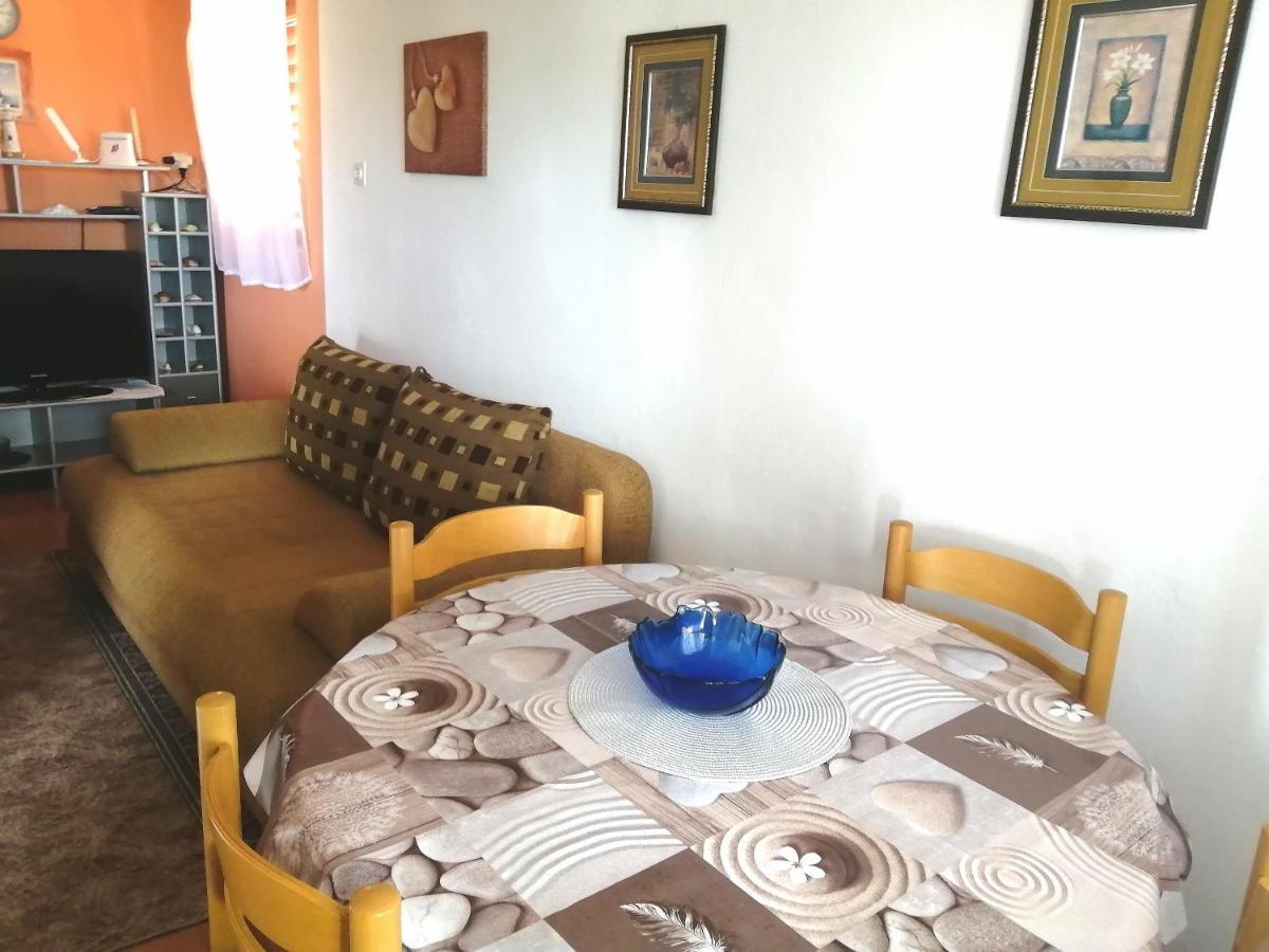 Apartmani Zmiric Primošten المظهر الخارجي الصورة