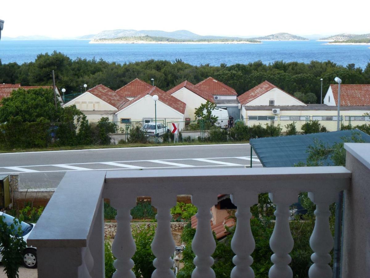 Apartmani Zmiric Primošten المظهر الخارجي الصورة