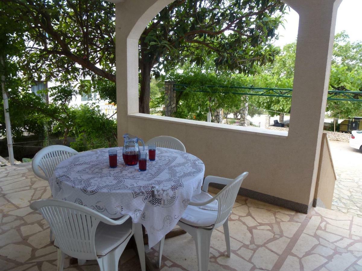 Apartmani Zmiric Primošten المظهر الخارجي الصورة