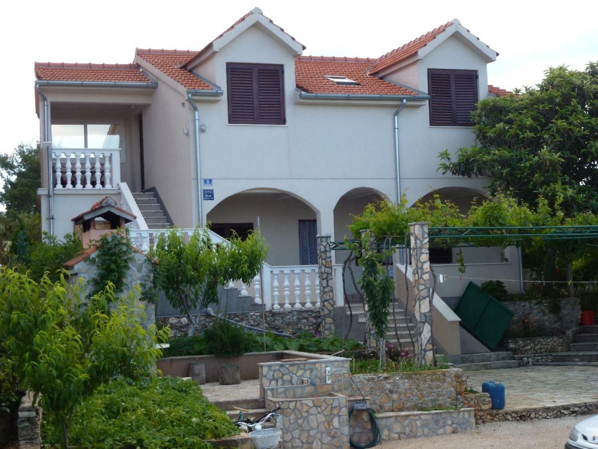 Apartmani Zmiric Primošten المظهر الخارجي الصورة