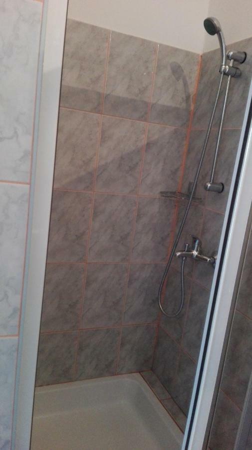 Apartmani Zmiric Primošten المظهر الخارجي الصورة