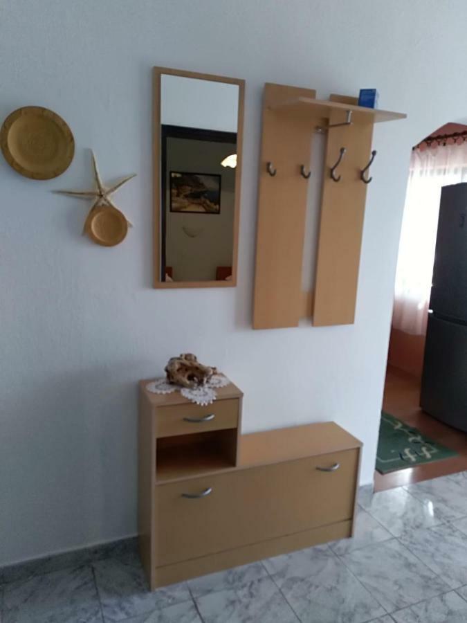 Apartmani Zmiric Primošten المظهر الخارجي الصورة
