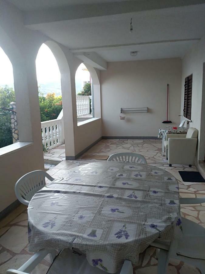 Apartmani Zmiric Primošten المظهر الخارجي الصورة